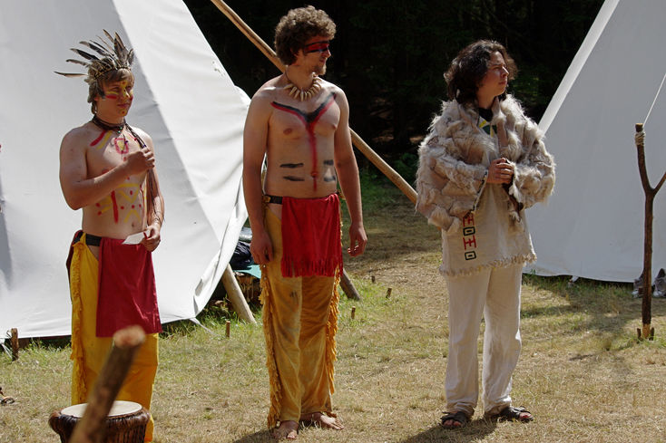 Indini, Vejvar Tom aman