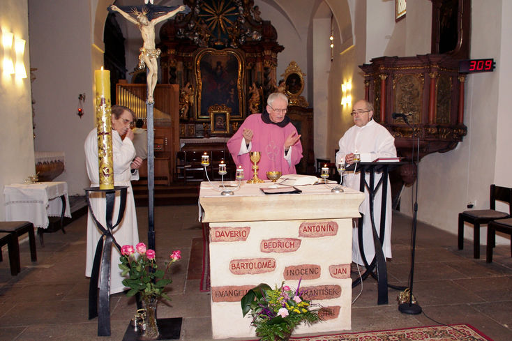 Pokrauje eucharistick bohosluba