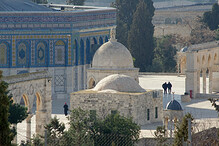 Pohled z Ecce Homo na Chrámovou horu, zde stál Šalamounův chrám, a zde byl i chrám kam chodil Ježíš