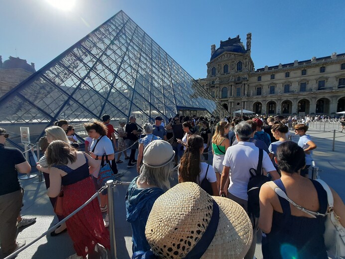 Fronta do Louvre