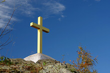 Křížek na kamýcké skále u Přílep