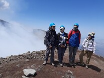 Na vrcholu u kráteru