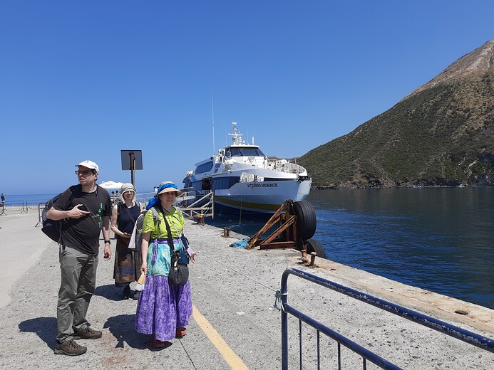 Vystoupili jsme z lodě