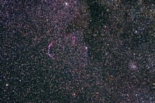 Řasová mlhovina v Labuti