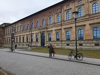 Před galerii Alte Pinakotheka