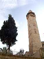 Minaret naproti chrmu Boho hrobu