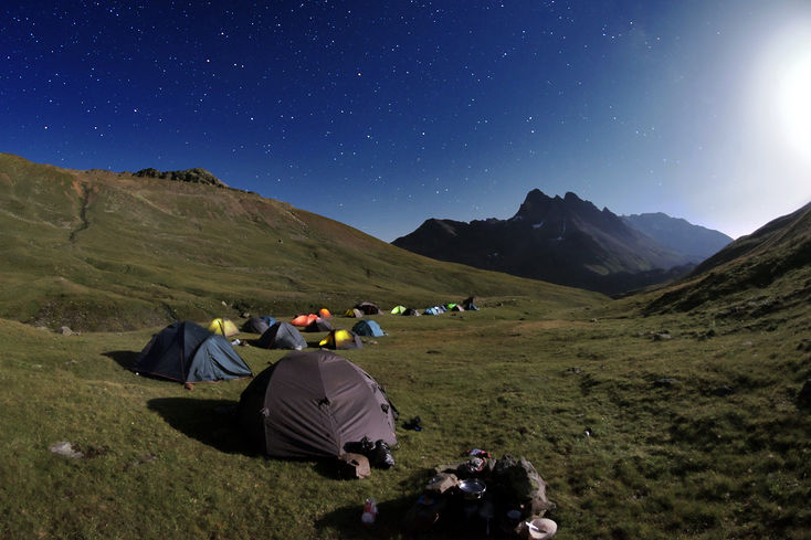 V měsíčním osvětlení