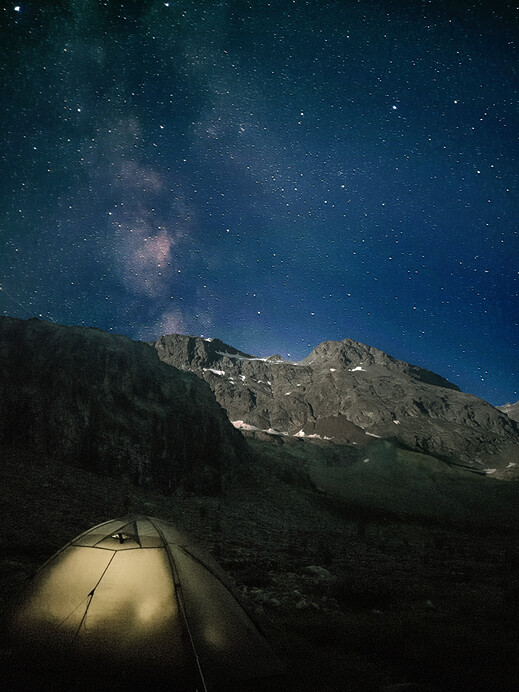 Mléčná dráha nad stanem