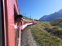 Jedme vlakem nad Andermatt