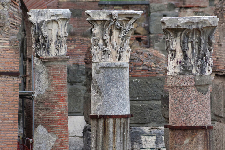 Sloupy na Forum Romanum
