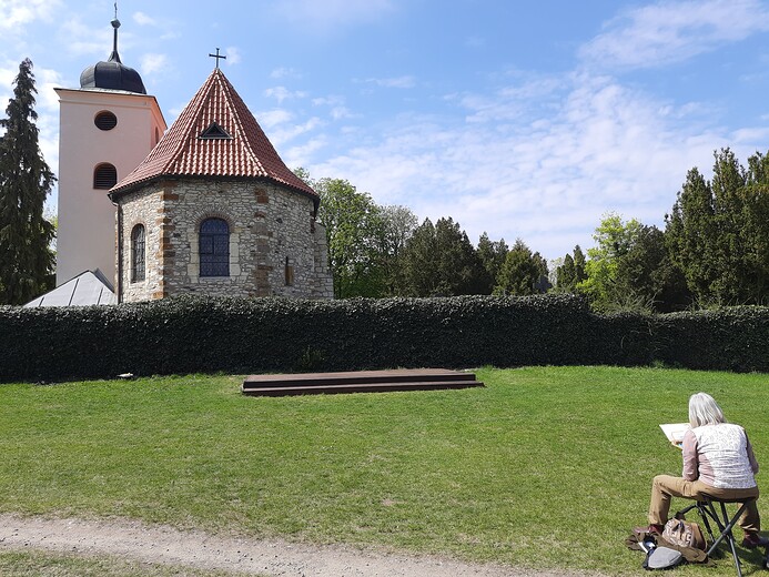 Dokončování obrázku po skončení mše